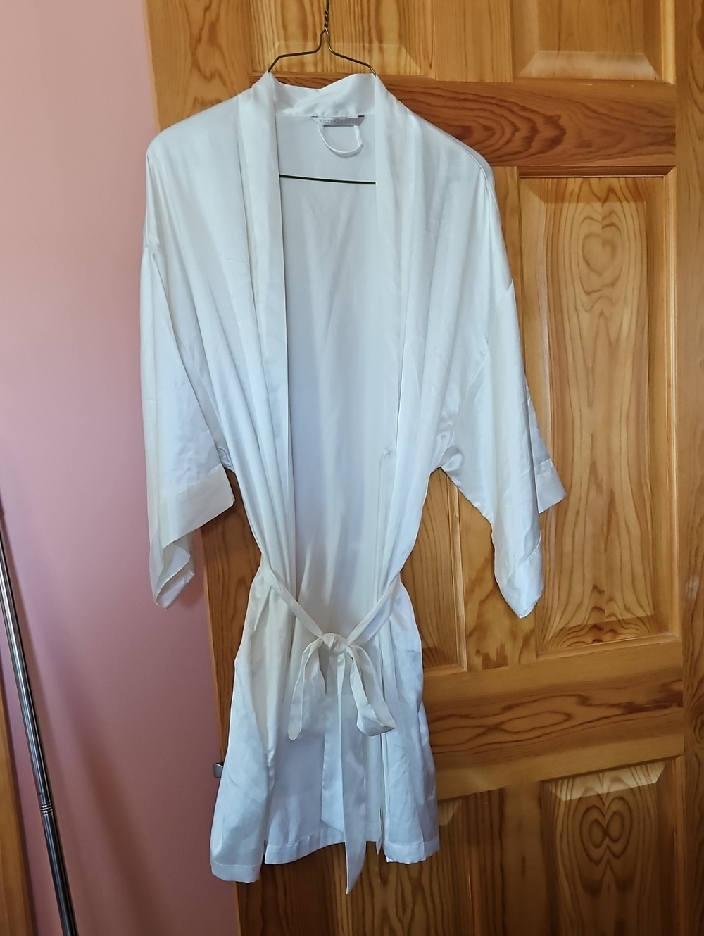 Victoria's Secret White Satin Short Kimono Robe with Belt